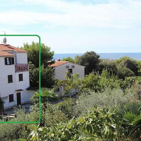 Apartmen Relax 200 M T Beach Apartment Rovinj Bagian luar foto