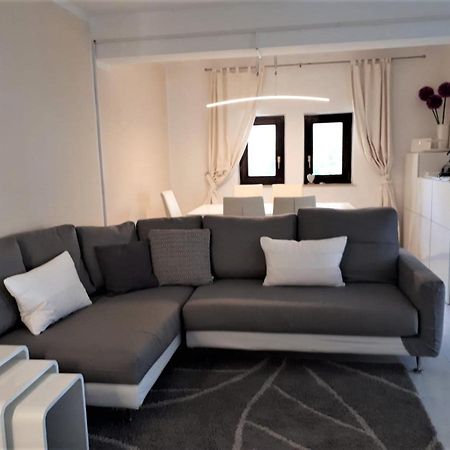 Apartmen Relax 200 M T Beach Apartment Rovinj Bagian luar foto