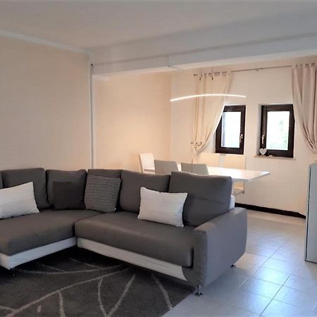 Apartmen Relax 200 M T Beach Apartment Rovinj Bagian luar foto