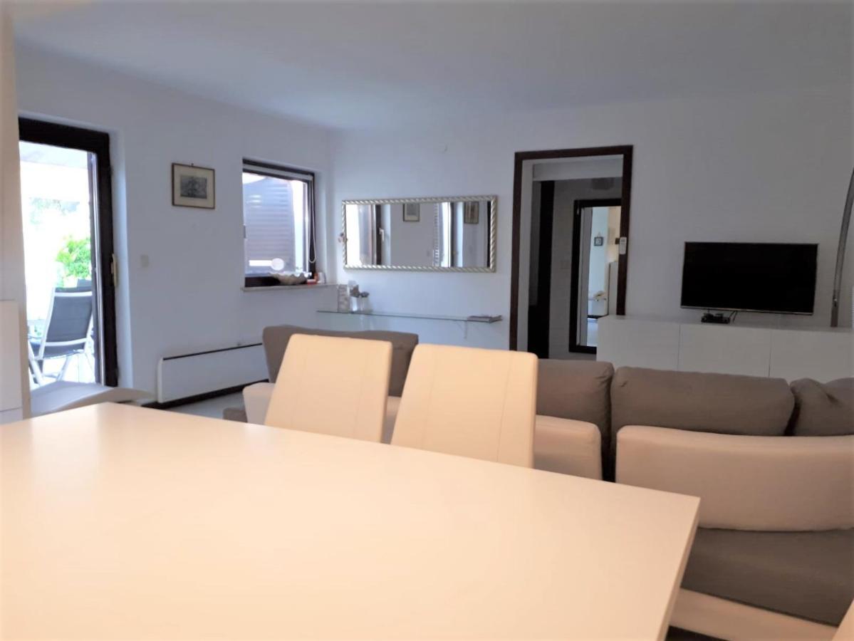 Apartmen Relax 200 M T Beach Apartment Rovinj Bagian luar foto